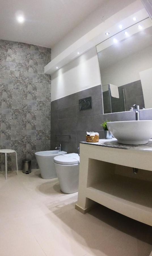 Dante Apartment