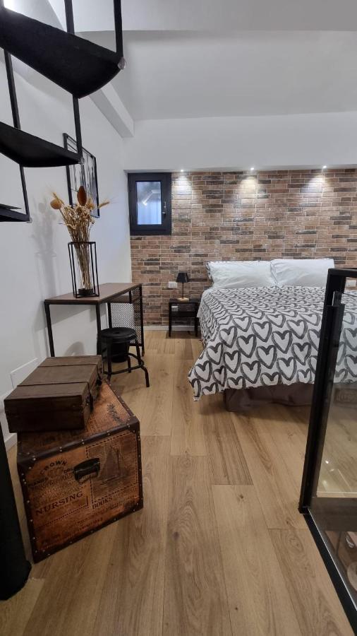 Dante Apartment